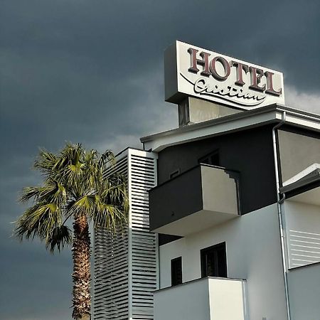 Hotel Cristian Giugliano In Campania Buitenkant foto